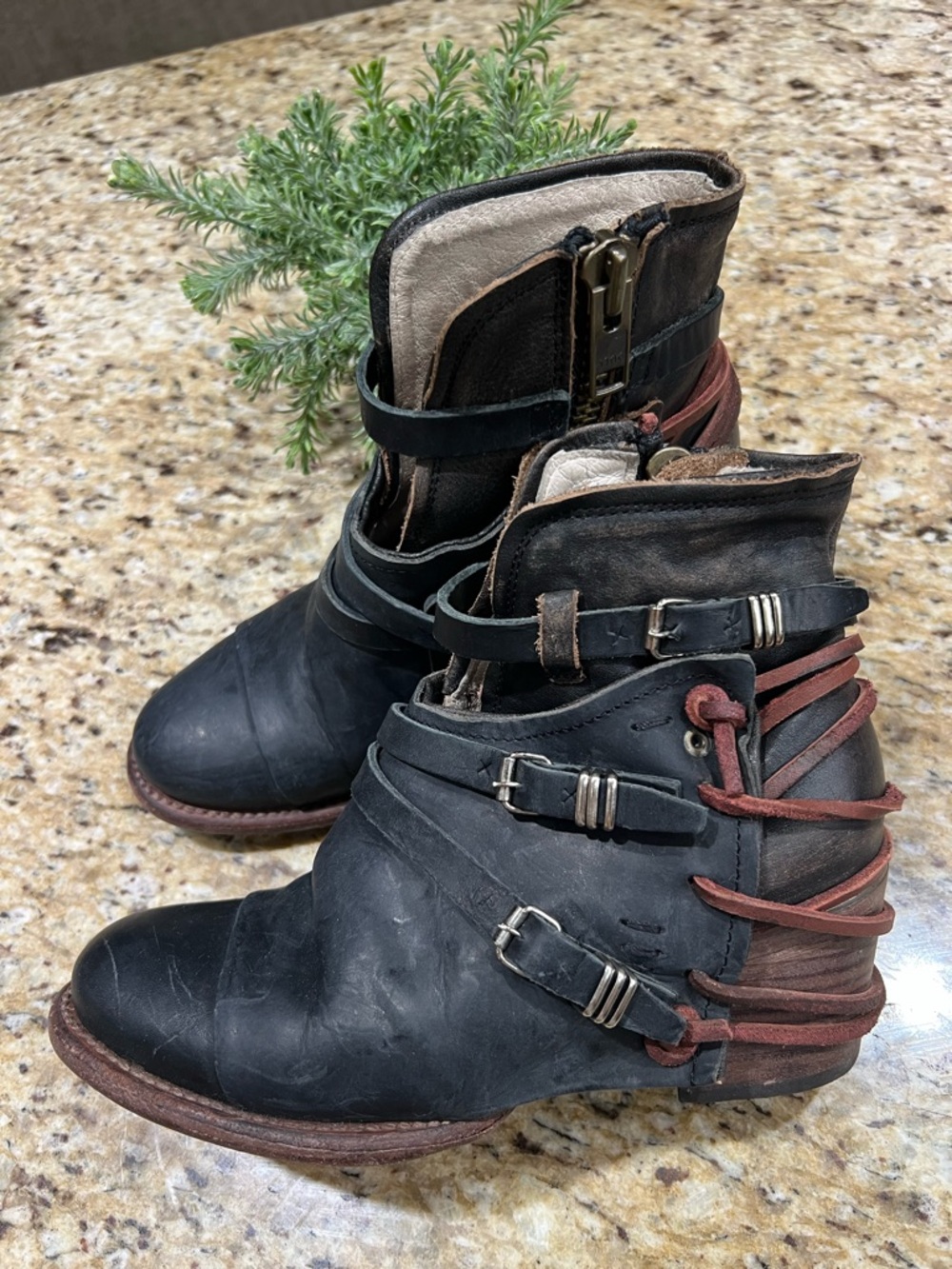 Freebird by Steven Crue Black Leather   Boots with Buckles & Laces 8 - Picture 2 of 10